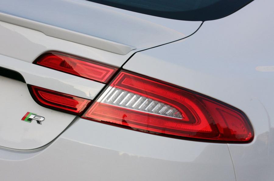  Jaguar XFR 2012 года  (фото 36 из 46)